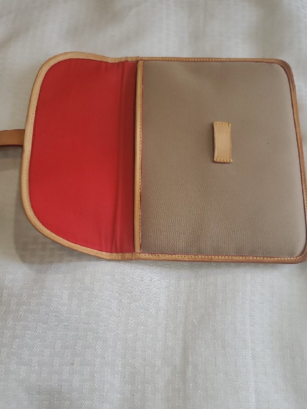 Dooney & Bourke Tan Canvas Ipod Folio with Light Brown Leather Trim - Picture 8 of 10